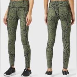 Varley Small Bedford Green Snakeskin Ankle Leggings ~ Athletic Compression